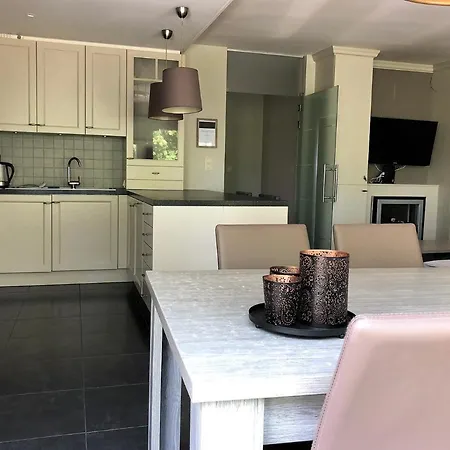 Palazzo By -unique Appartment- * דה האן